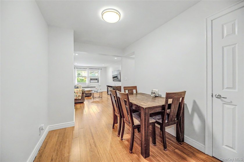 A must see. Beautiful Bright &amp; Spacious fully renovated 2 - photo 10