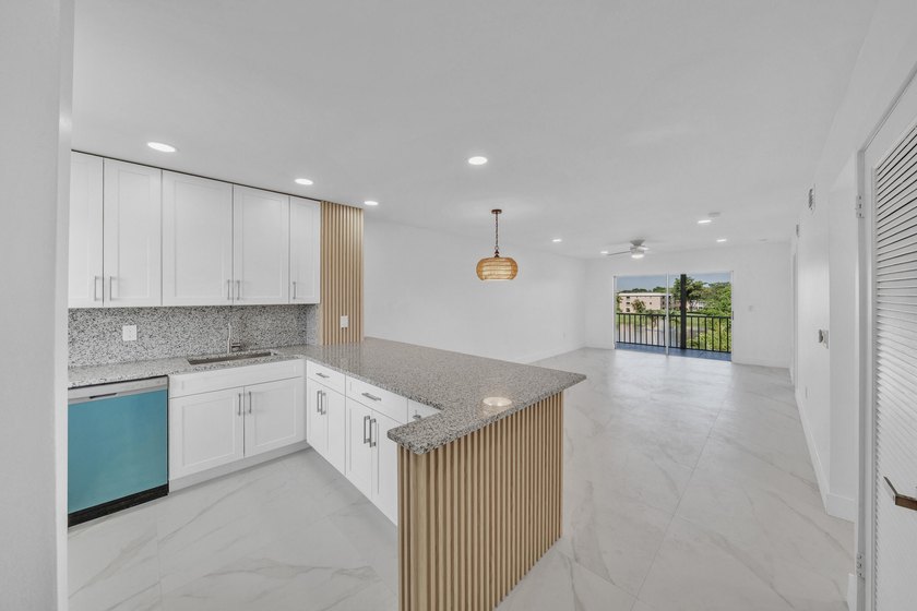 Seller Financing!! Beautiful 2-bed, 2-bath condo located in a - photo 11
