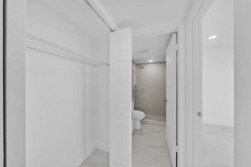 Seller Financing!! Beautiful 2-bed, 2-bath condo located in a - photo 35