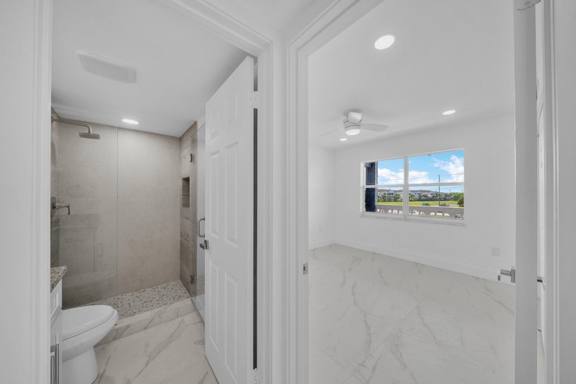 Seller Financing!! Beautiful 2-bed, 2-bath condo located in a - photo 39