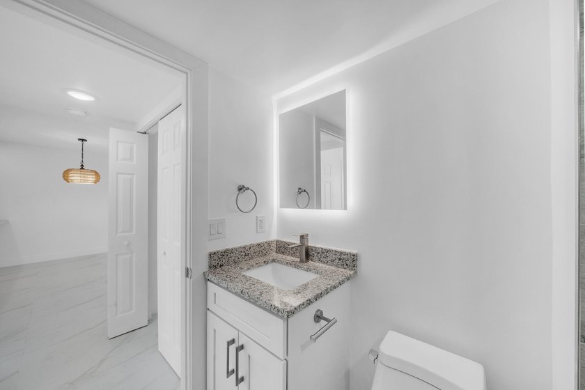 Seller Financing!! Beautiful 2-bed, 2-bath condo located in a - photo 41
