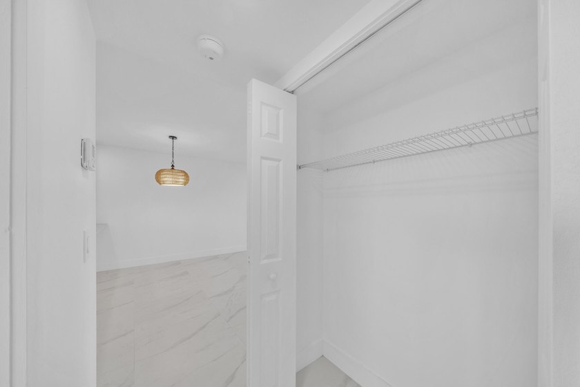 Seller Financing!! Beautiful 2-bed, 2-bath condo located in a - photo 42