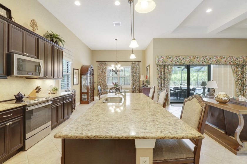 Welcome to your dream home! This stunning 1-story 4-bedroom - photo 11