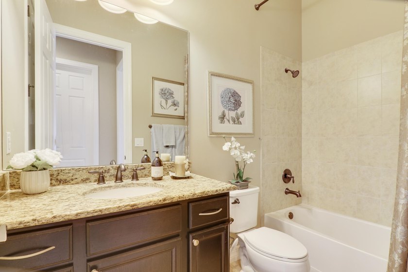 Welcome to your dream home! This stunning 1-story 4-bedroom - photo 17