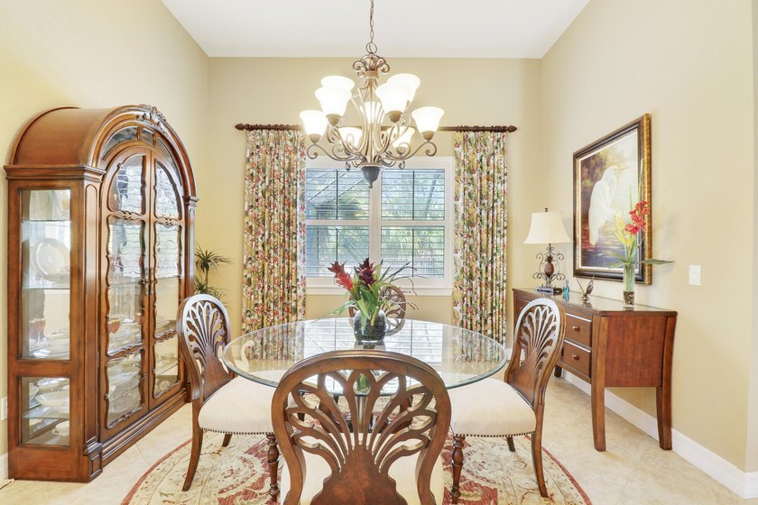Welcome to your dream home! This stunning 1-story 4-bedroom - photo 20