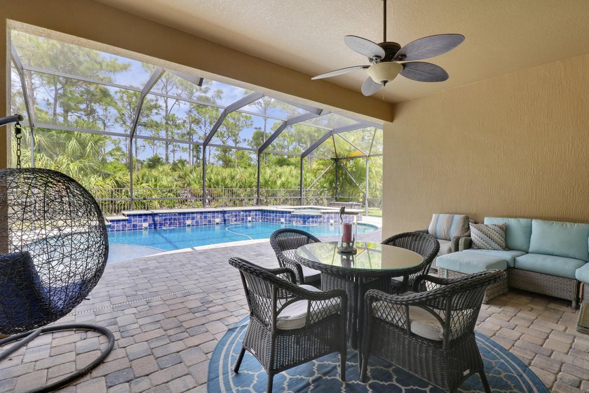 Welcome to your dream home! This stunning 1-story 4-bedroom - photo 25