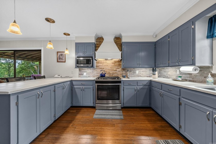 Spacious, beautifully updated, and perfectly located! This - photo 9