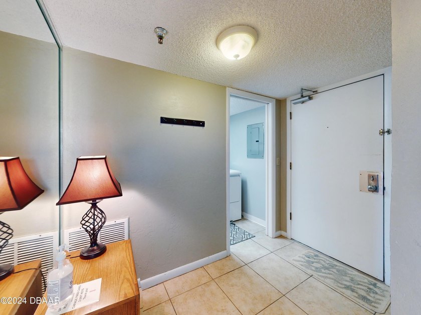 Invest in paradise! 9th-floor condo in Daytona Beach Shores with - photo 5