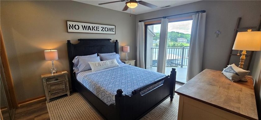 REDUCED! Lake of the Ozarks: Updated top floor condo at the 10mm - photo 5