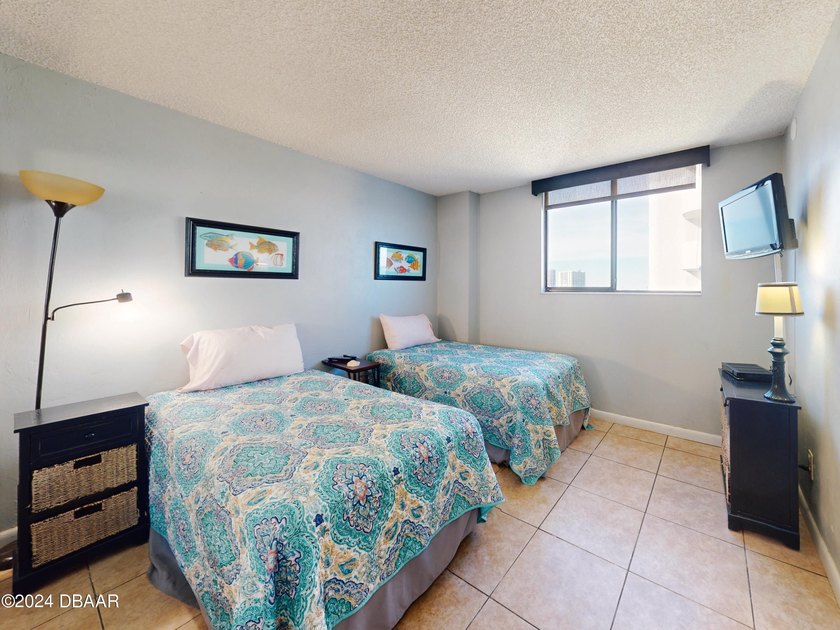 Invest in paradise! 9th-floor condo in Daytona Beach Shores with - photo 6