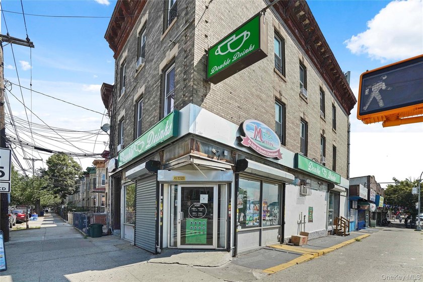 Property DescriptionPrime Mixed-Use Investment Opportunity in - photo 2