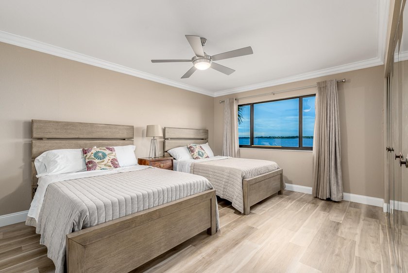 DIRECT WATERFRONT Villa with spectacular river views (Per FEMA - photo 17