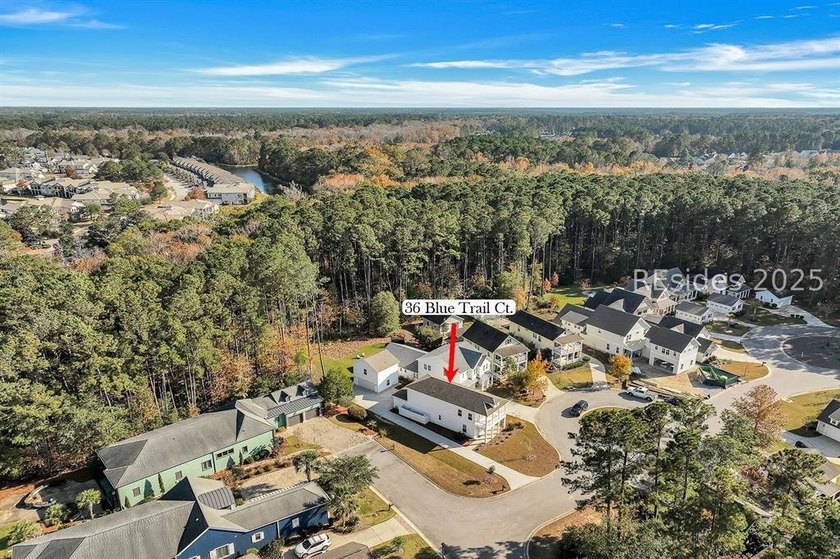 Welcome to this stunning custom-built home in Hampton Lake - photo 47