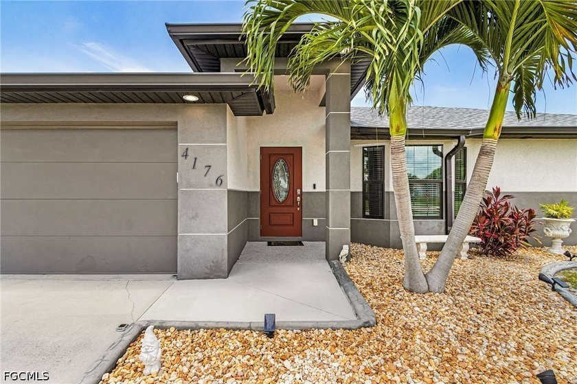Impeccably maintained 3-bedroom, 2-bath home with a 2-car garage - photo 3