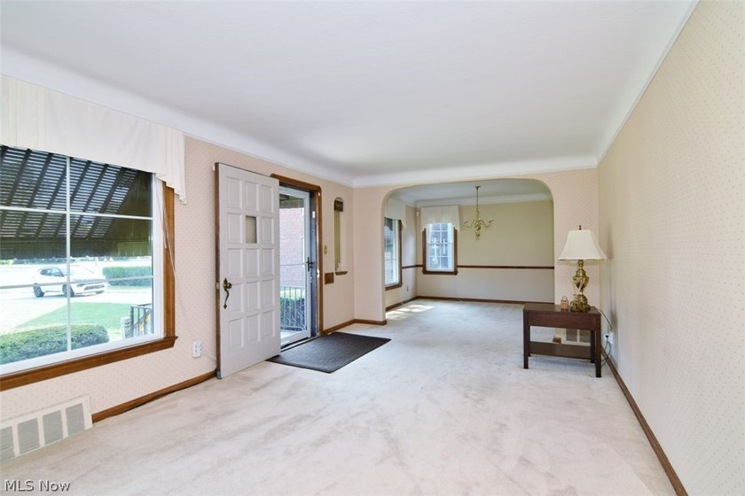 This charming and well maintained brick home has been in the - photo 5