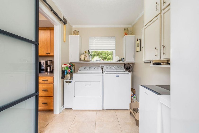 Remarks: Meticulously maintained home with original owners! This - photo 12