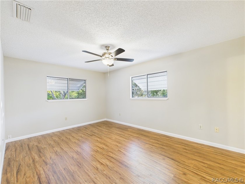 This charming 2-bedroom, 2-bath, 1-car garage home in Palm Cay - photo 13