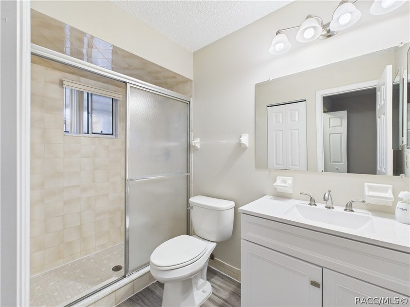 This charming 2-bedroom, 2-bath, 1-car garage home in Palm Cay - photo 15