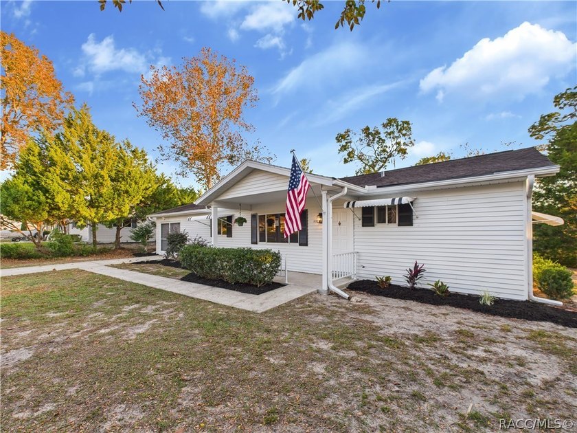 This charming 2-bedroom, 2-bath, 1-car garage home in Palm Cay - photo 17