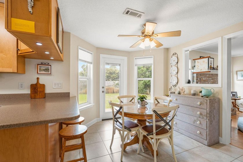 Remarks: Meticulously maintained home with original owners! This - photo 34
