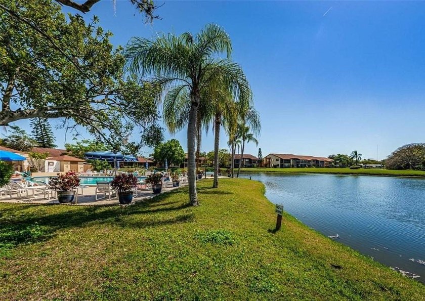 Newly renovated, ground-floor 2 bed, 2 bath condo, 1,144 sq ft - photo 38