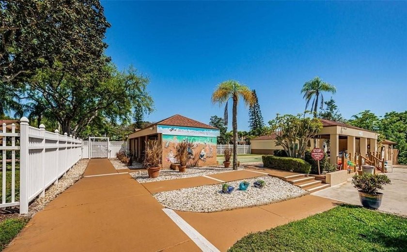 Newly renovated, ground-floor 2 bed, 2 bath condo, 1,144 sq ft - photo 41