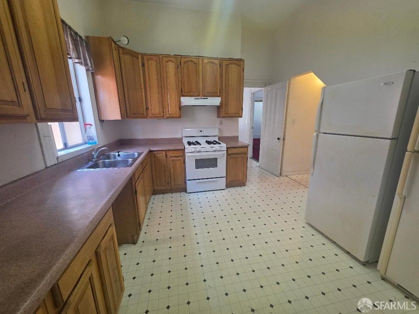 Welcome to 1428 6th Ave, Oakland, CA - a charming opportunity in - photo 9