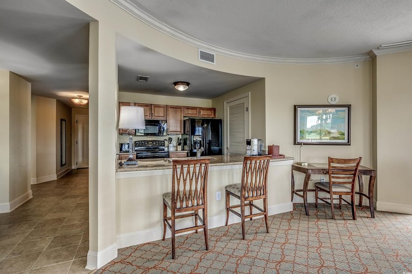 Rare opportunity to own this luxury 2BR/2BA villa in Building 5 - photo 6