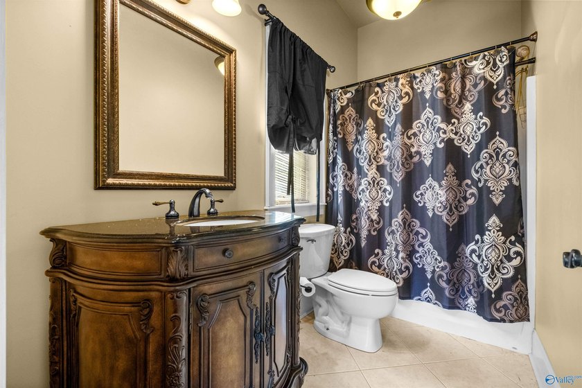 Welcome to exceptional waterfront living! This beautiful home - photo 19