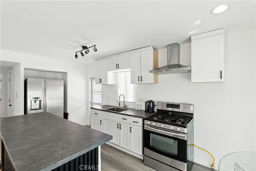 OPEN HOUSE SATURDAY 6/13 12PM TO 3PM Enjoy a hassle-free move - photo 4