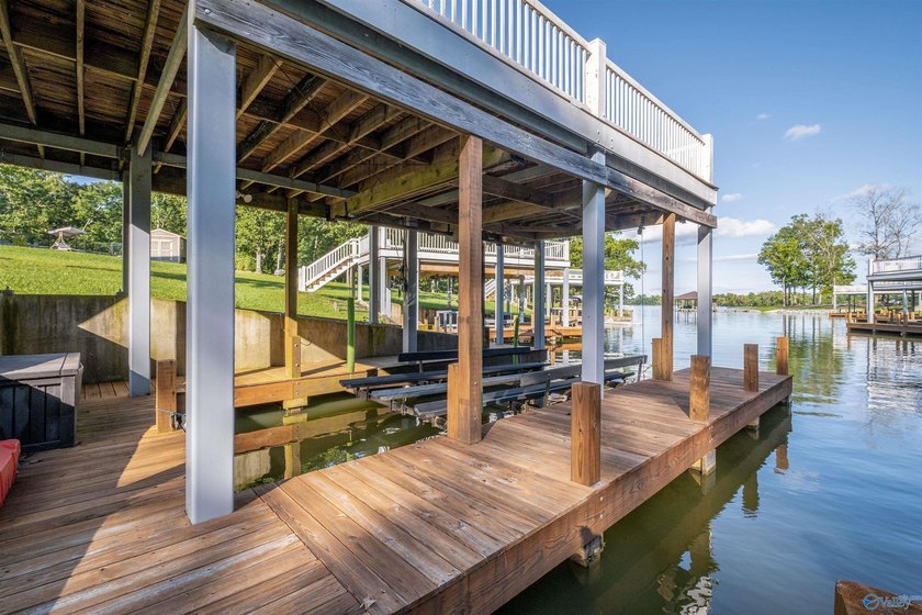 Welcome to exceptional waterfront living! This beautiful home - photo 41