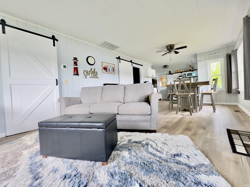 A rare opportunity to own a piece of the Barbee Chain! Perfectly - photo 6