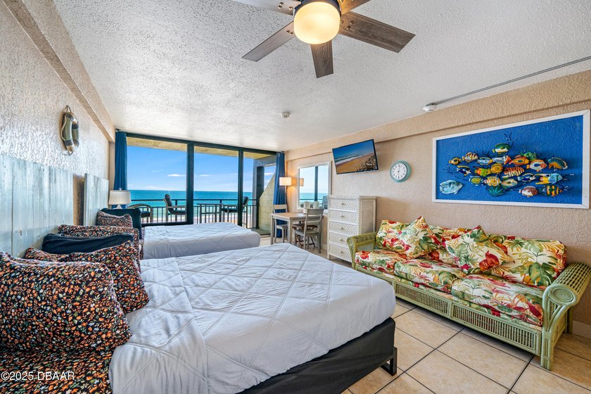 Oceanfront Perfection at the Iconic Hawaiian Inn Beach Resort - photo 4