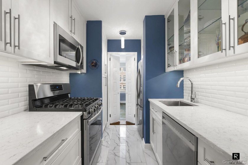 Residence 5D at 196 East 75th Street is a bright and spacious - photo 5