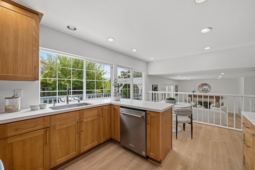 Welcome to 1284 Montmorency Drive, a stunning Cambrian gem - photo 13
