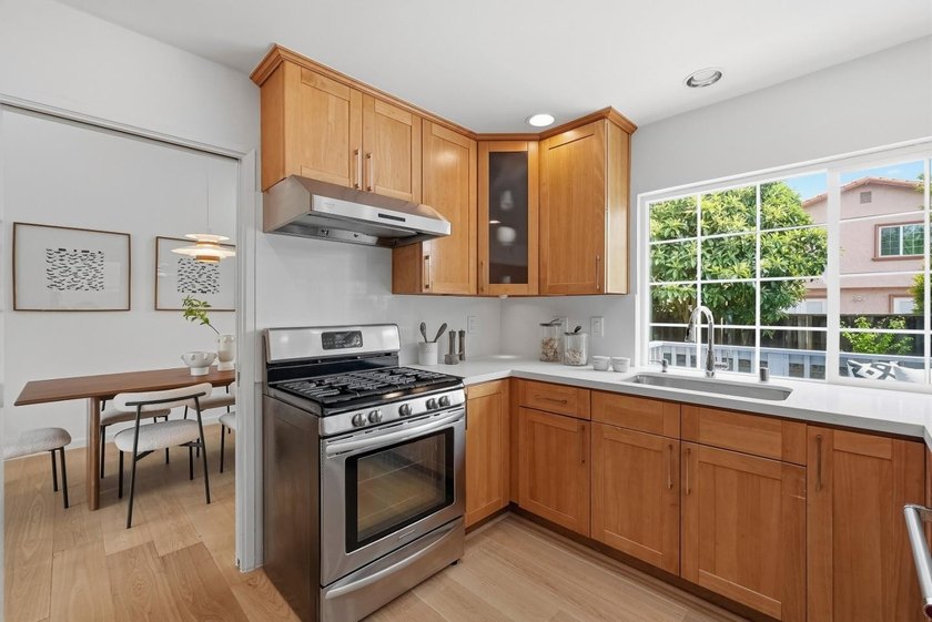 Welcome to 1284 Montmorency Drive, a stunning Cambrian gem - photo 15