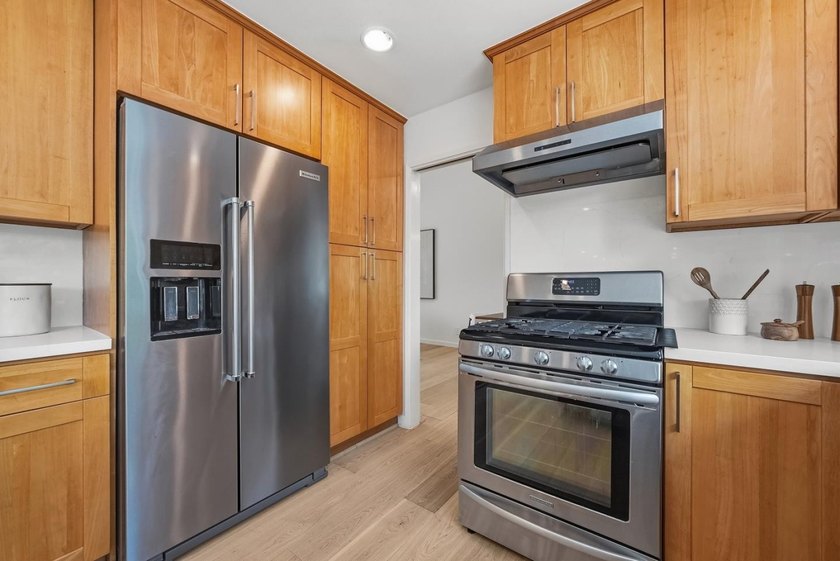 Welcome to 1284 Montmorency Drive, a stunning Cambrian gem - photo 16
