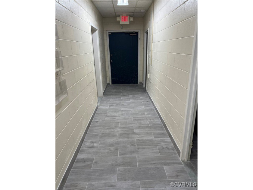 OWNER FINANCING !Commercial/industrial building with lots of - photo 17