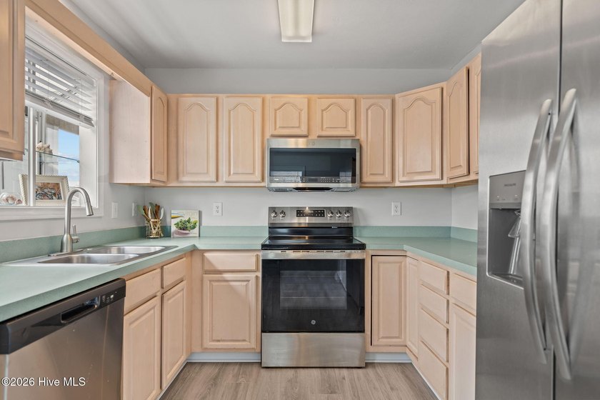 MAJOR $127K PRICE REDUCTION! Now the lowest-priced, move-in - photo 17