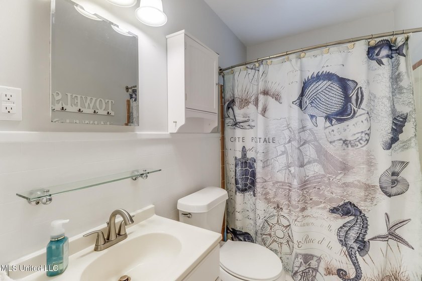 This 1,255 SqFt brick home is ideally located just off Cowan - photo 17