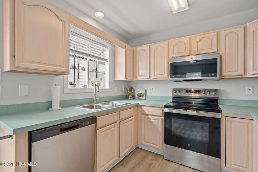 MAJOR $127K PRICE REDUCTION! Now the lowest-priced, move-in - photo 19