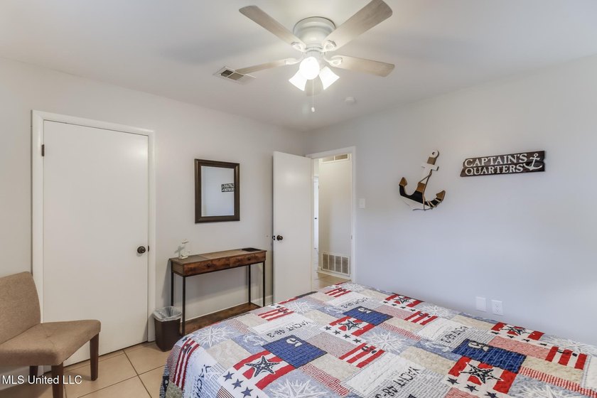 This 1,255 SqFt brick home is ideally located just off Cowan - photo 19