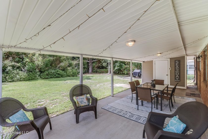 This 1,255 SqFt brick home is ideally located just off Cowan - photo 21