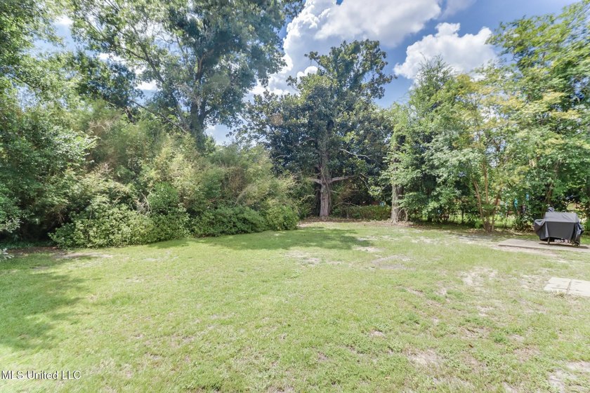 This 1,255 SqFt brick home is ideally located just off Cowan - photo 23