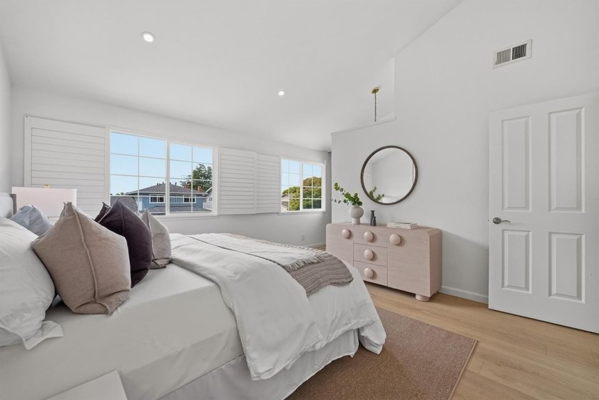 Welcome to 1284 Montmorency Drive, a stunning Cambrian gem - photo 27