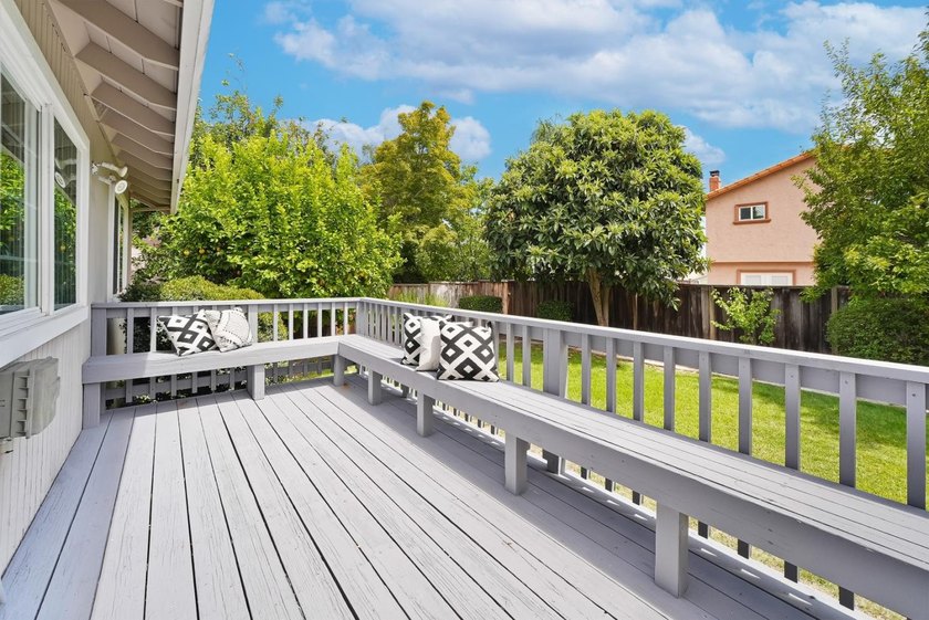 Welcome to 1284 Montmorency Drive, a stunning Cambrian gem - photo 41