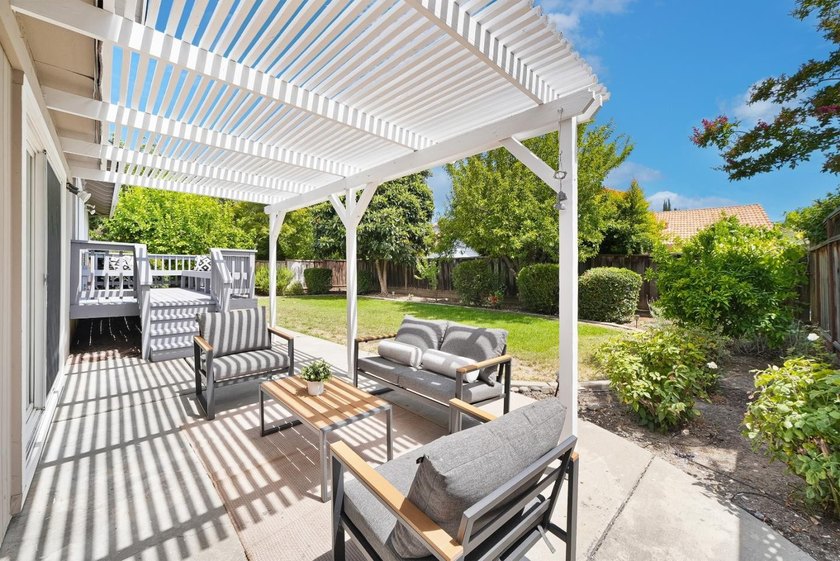Welcome to 1284 Montmorency Drive, a stunning Cambrian gem - photo 43