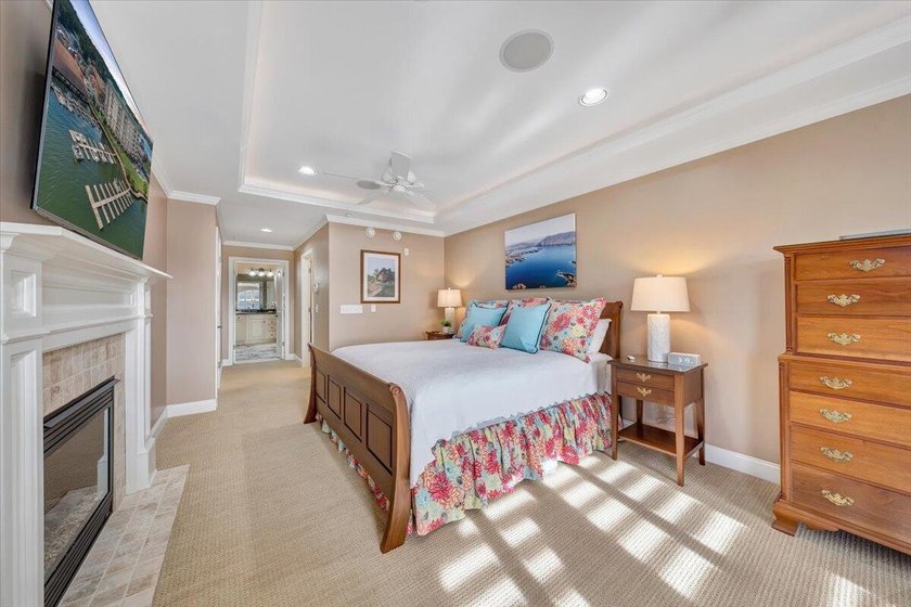 Discover lakeside luxury living with no maintenance with this - photo 22