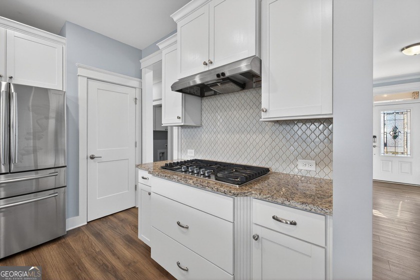 Welcome to Manchester Drive, where classic Craftsman charm meets - photo 13