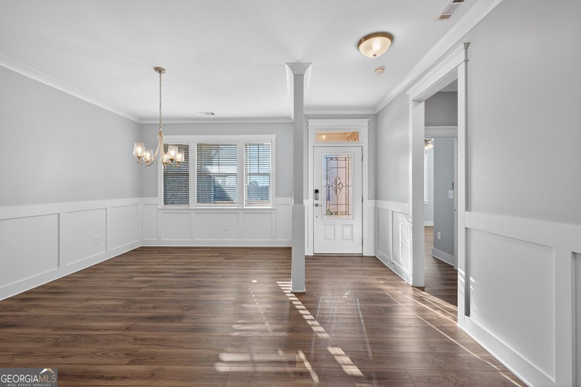 Welcome to Manchester Drive, where classic Craftsman charm meets - photo 17